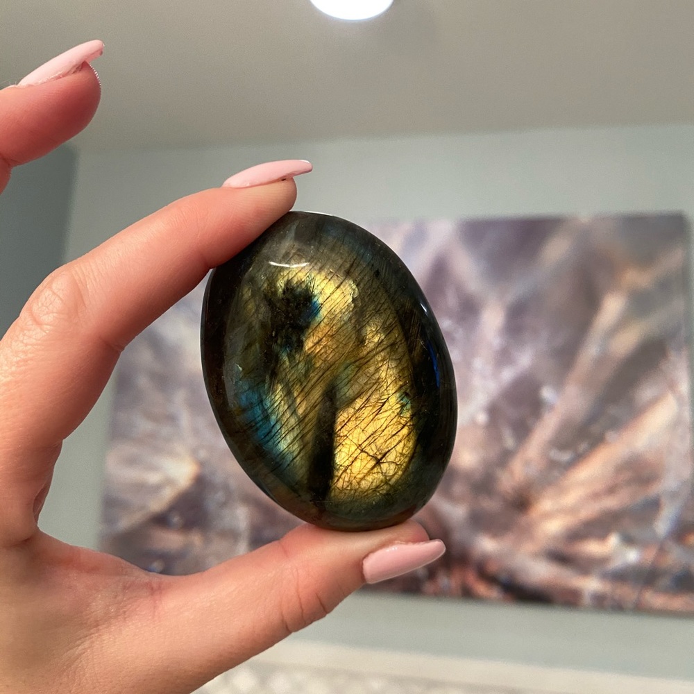 Labradorite large palm stone. Healing crystal